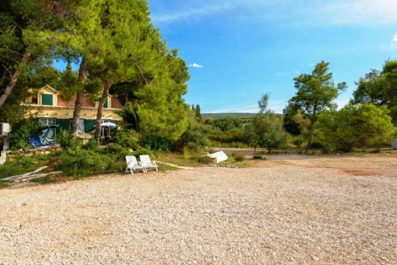 Deluxe Villa Sirena On The Beach With Pool Supetar Dış mekan fotoğraf