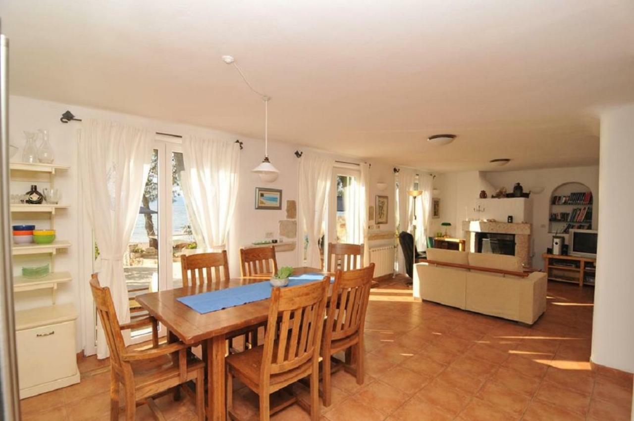 Deluxe Villa Sirena On The Beach With Pool Supetar Dış mekan fotoğraf
