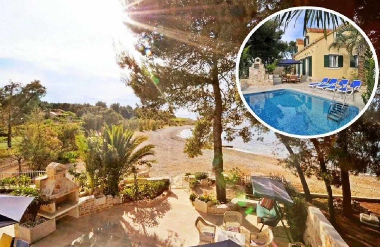 Deluxe Villa Sirena On The Beach With Pool Supetar Dış mekan fotoğraf
