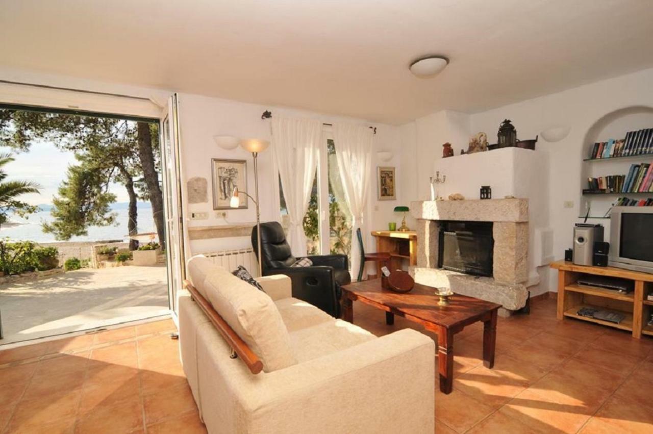 Deluxe Villa Sirena On The Beach With Pool Supetar Dış mekan fotoğraf