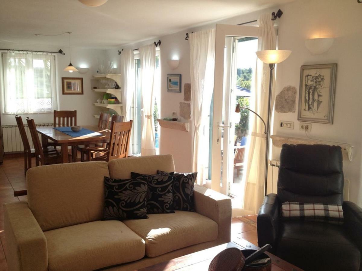 Deluxe Villa Sirena On The Beach With Pool Supetar Dış mekan fotoğraf